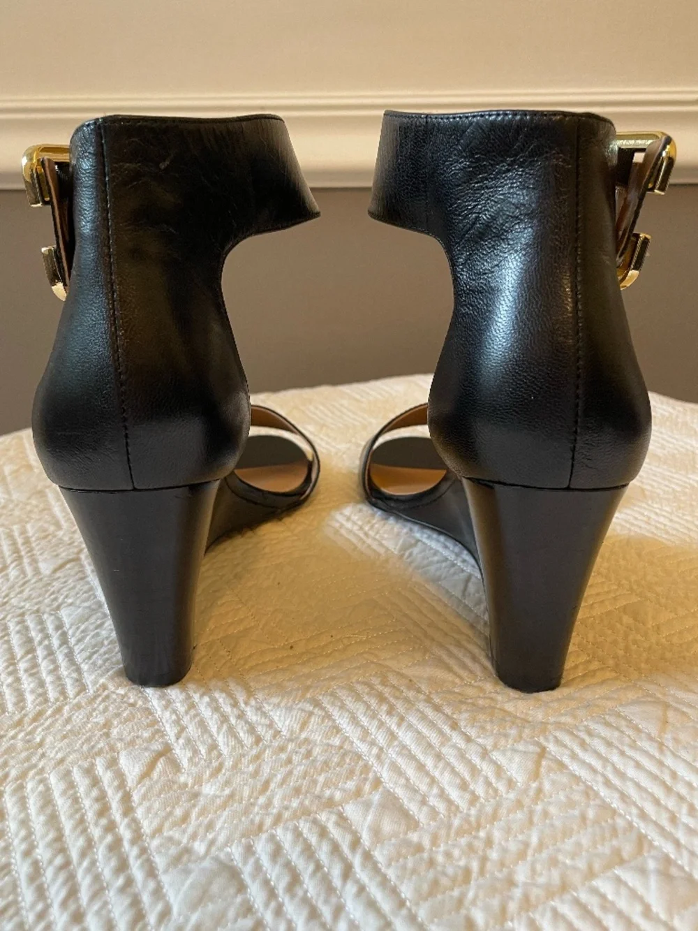 Nine West black ankle strap wedge sandal with gold buckle detail size 8.5